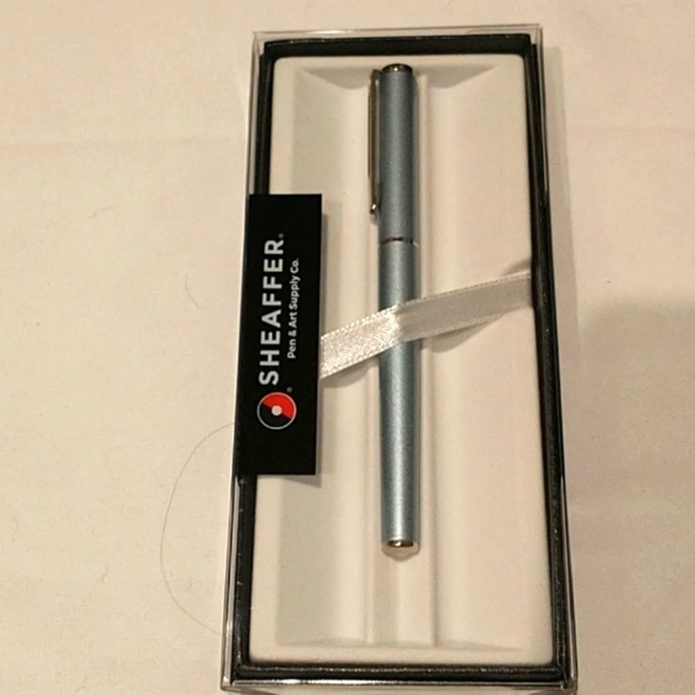 Frosted blue fountain pen